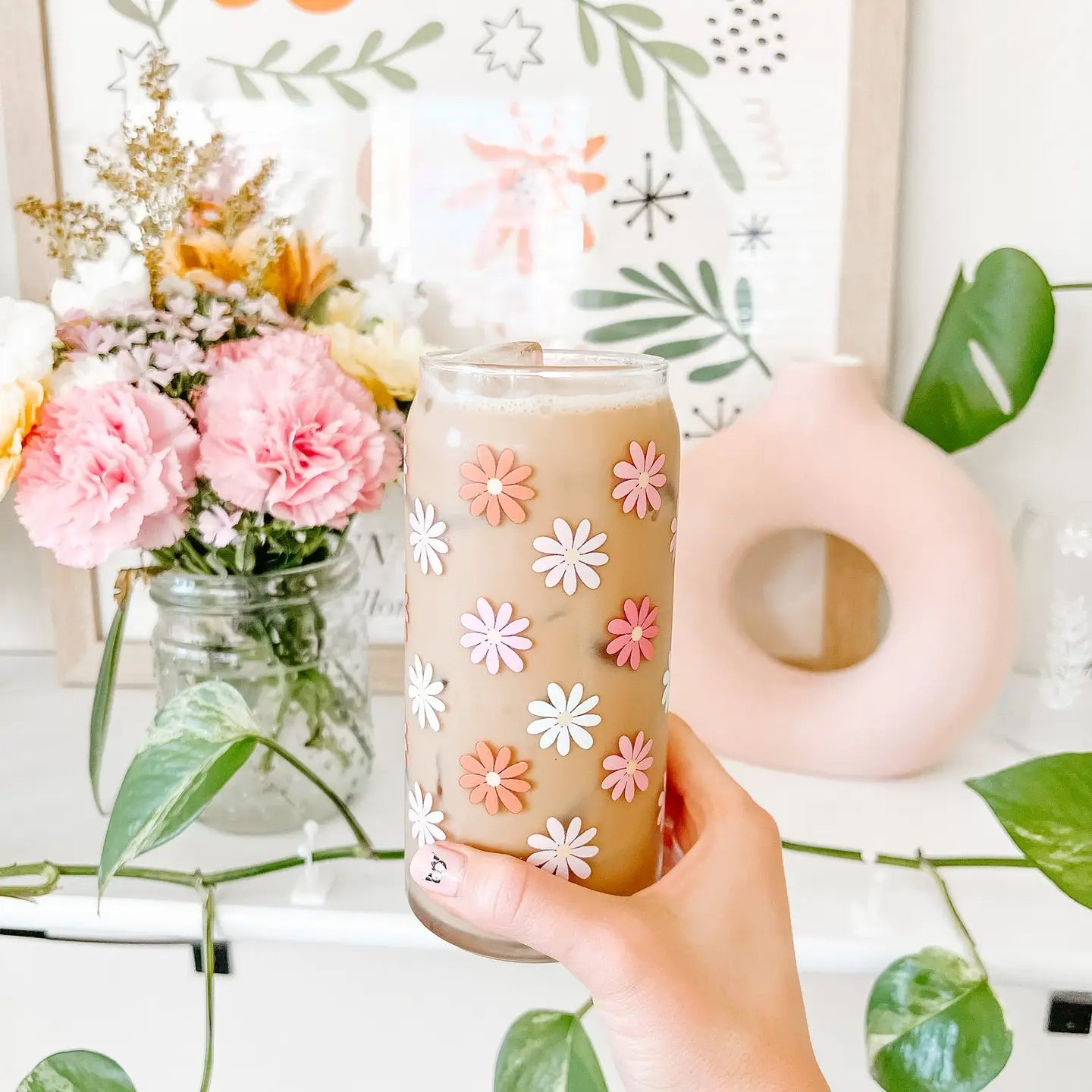 20oz Retro Daisy Iced Coffee Beer Can Glass (Available to ship August 14th)